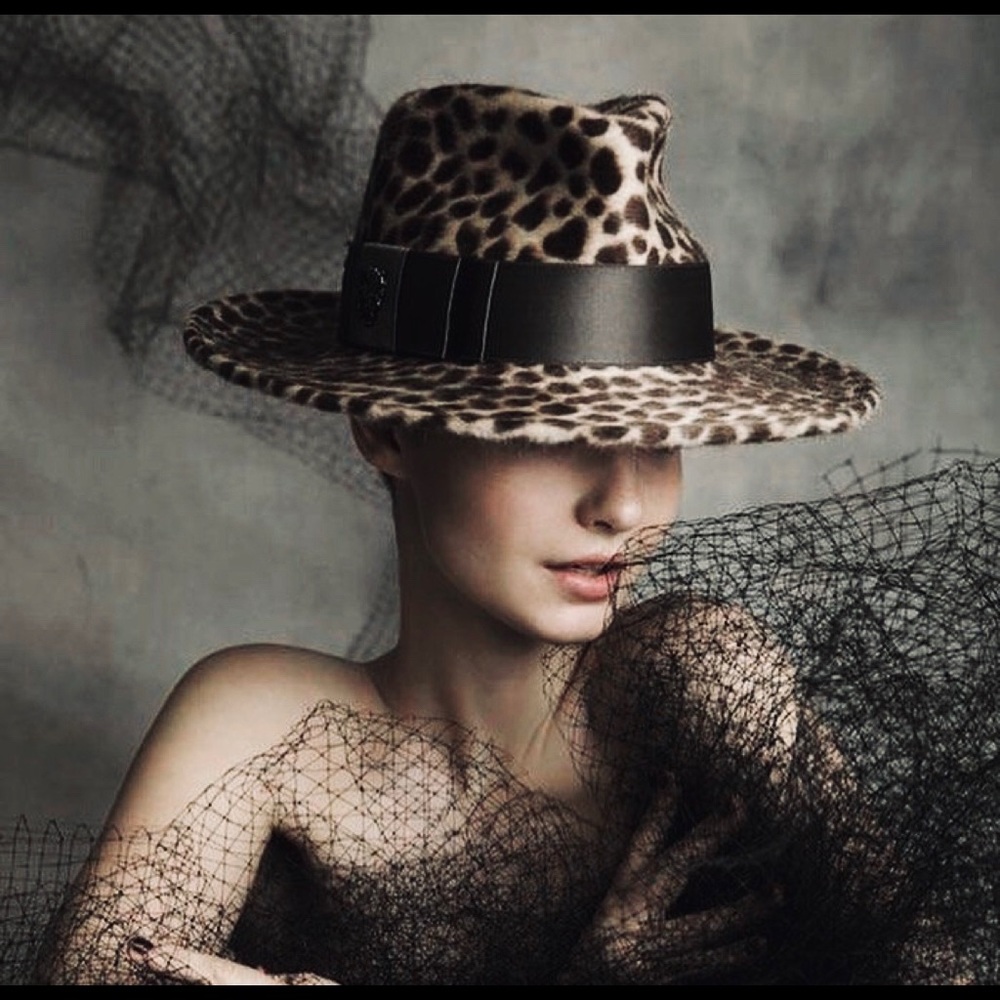 Meet your Posher, Farias Adrianne